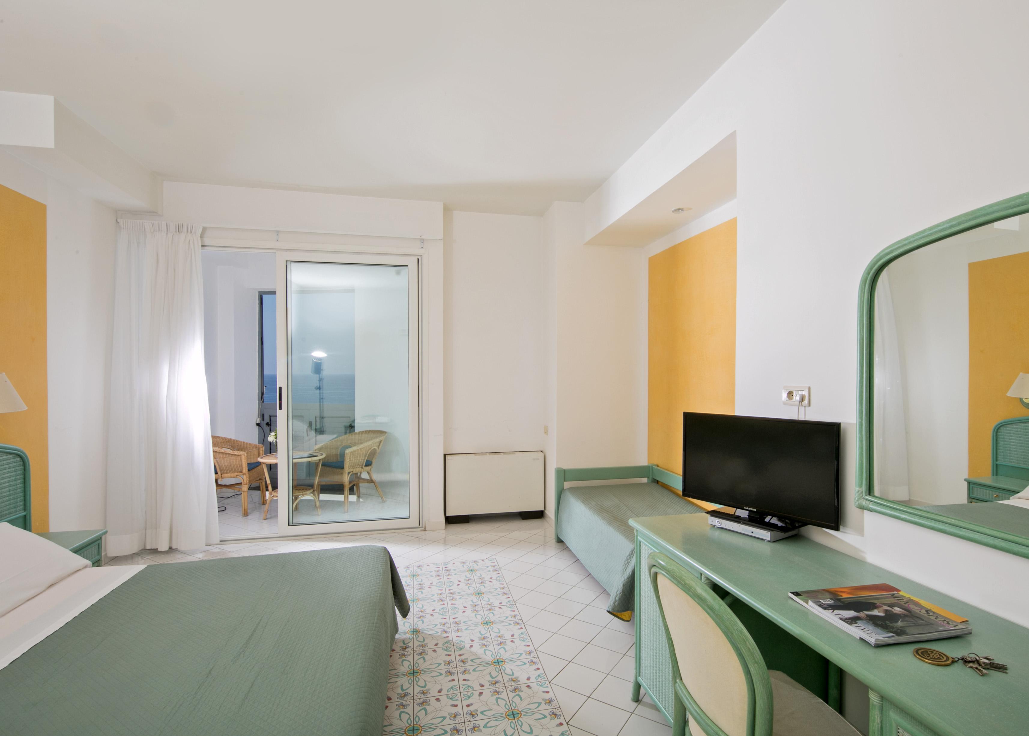 Hotel Club Due Torri Maiori Bagian luar foto