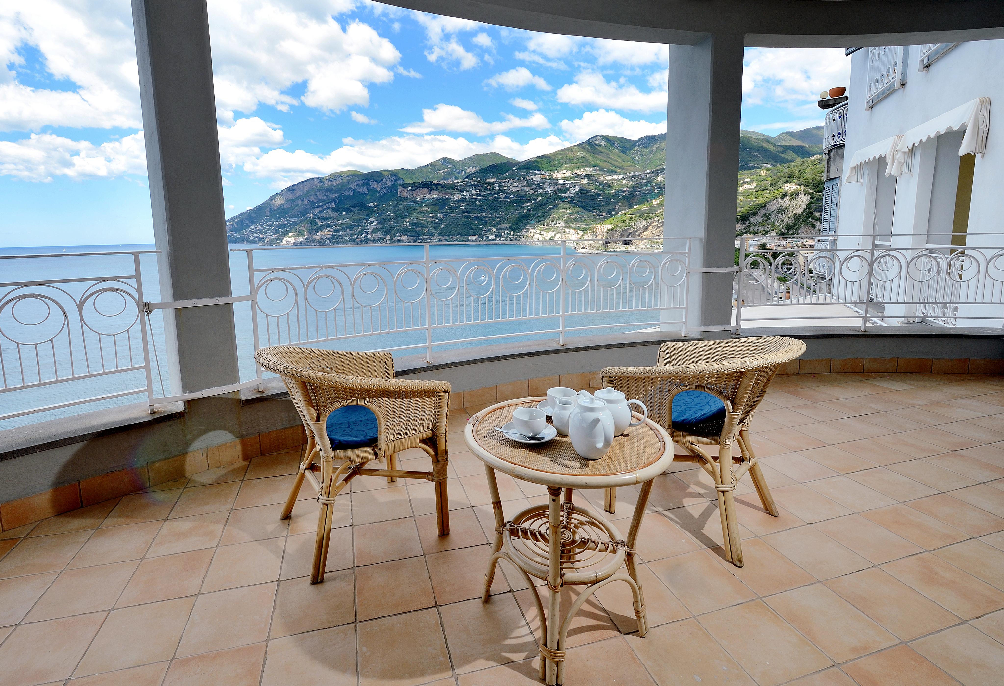 Hotel Club Due Torri Maiori Bagian luar foto