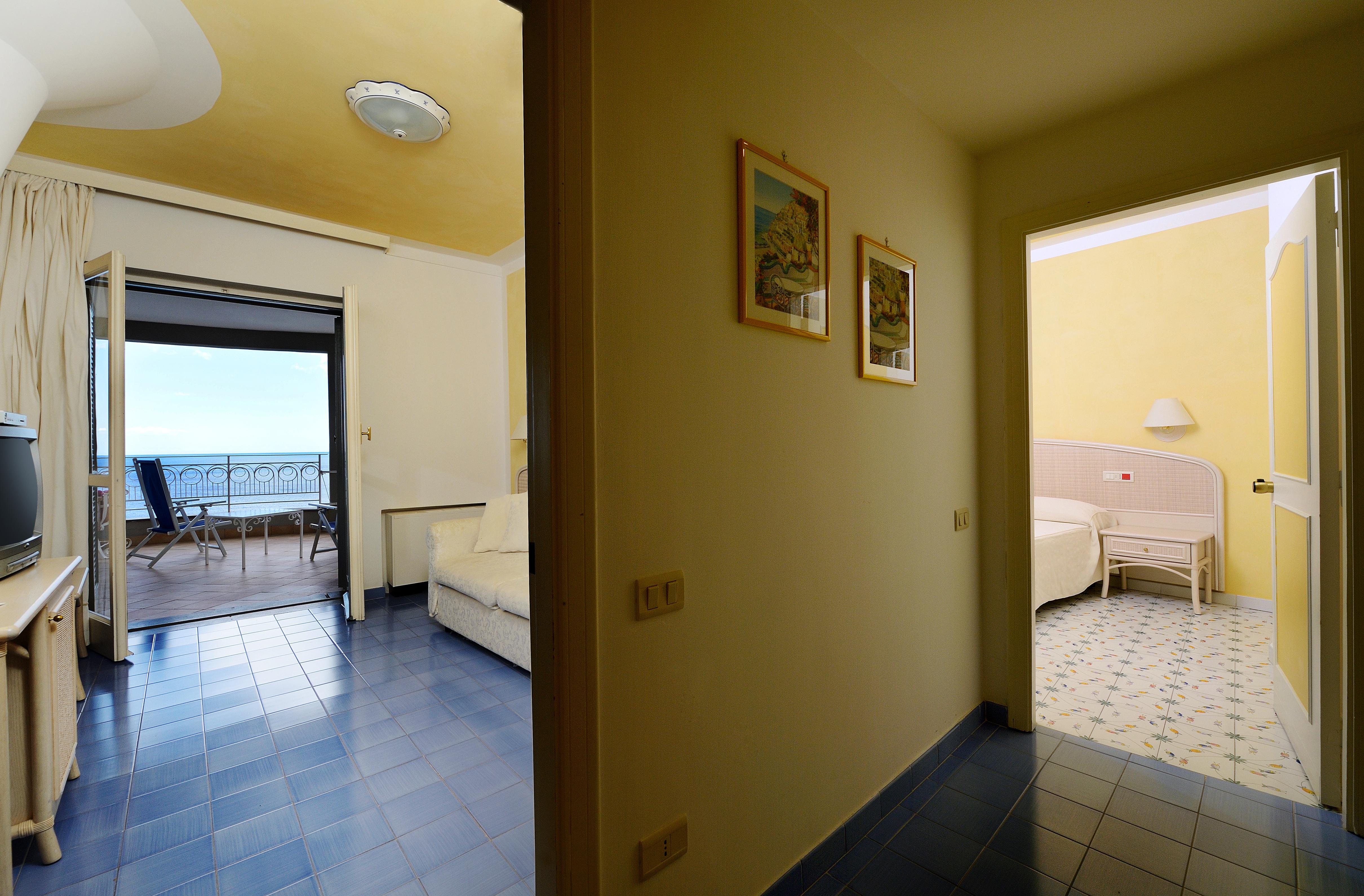 Hotel Club Due Torri Maiori Bagian luar foto