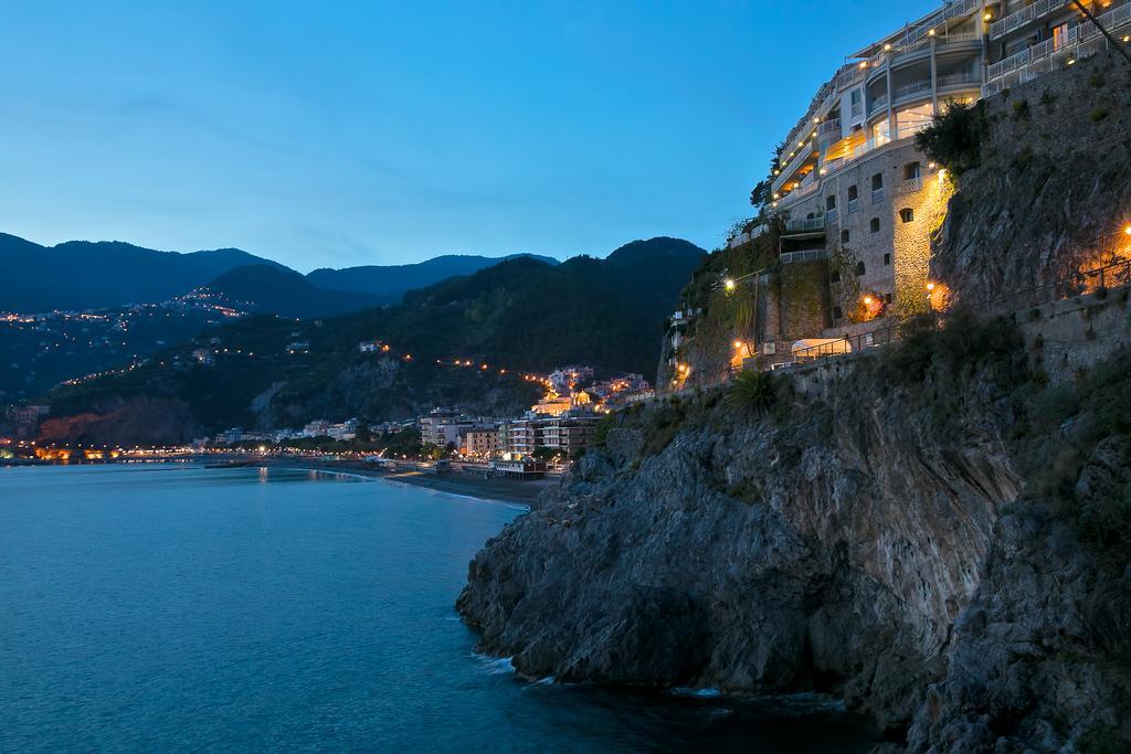 Hotel Club Due Torri Maiori Bagian luar foto