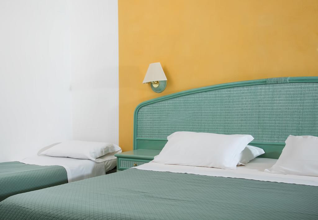 Hotel Club Due Torri Maiori Bagian luar foto