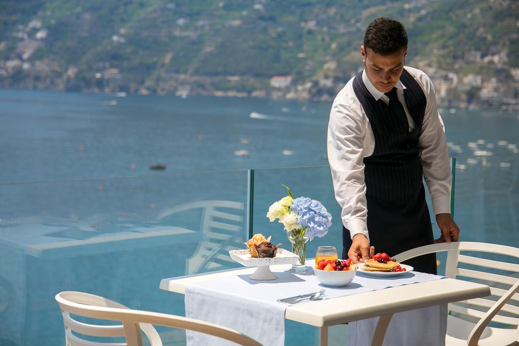 Hotel Club Due Torri Maiori Bagian luar foto
